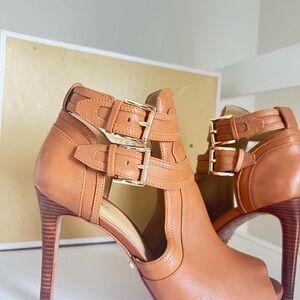 Michael Kors Tan Double Buckle Heels